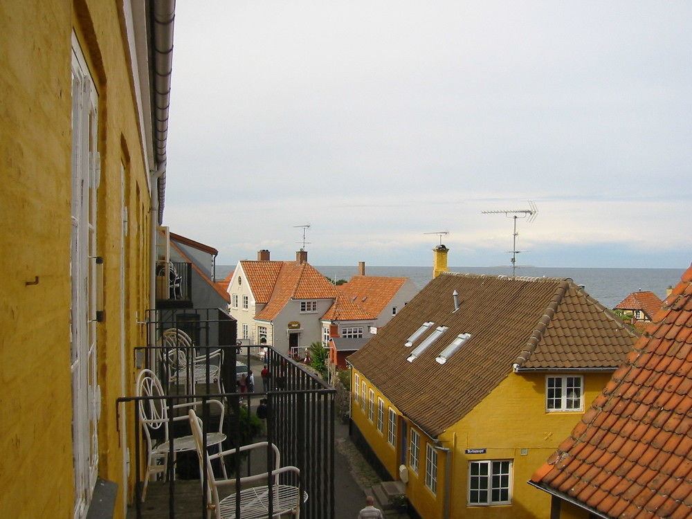 Jantzens Hotel Gudhjem Exteriör bild